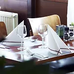 Campanile & Restaurant 3*