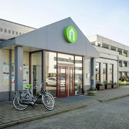 Campanile & Restaurant 3*