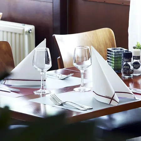 Campanile & Restaurant 3*
