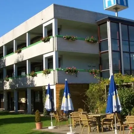 Campanile & Restaurant Hotel 3*