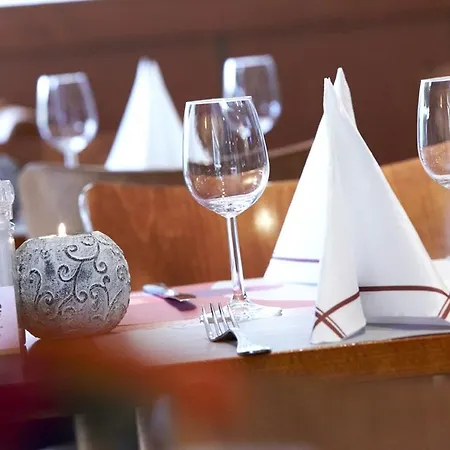 Campanile & Restaurant Φένλο