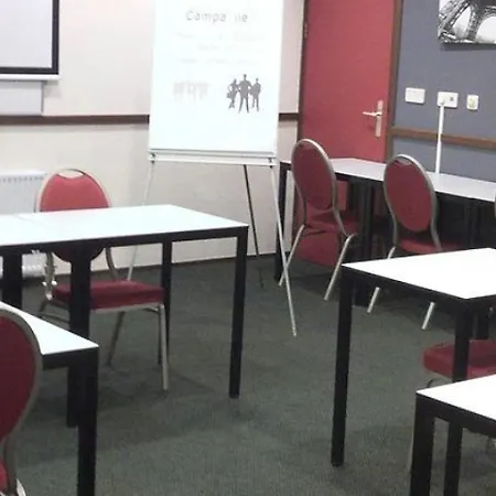 Campanile & Restaurant 3*