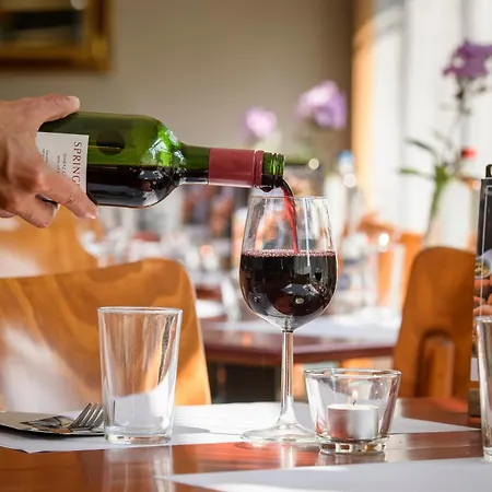 Campanile & Restaurant 3*