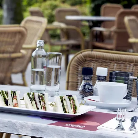 Campanile & Restaurant 3*