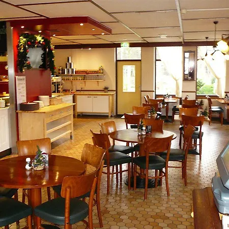 Campanile & Restaurant Hotell 3*