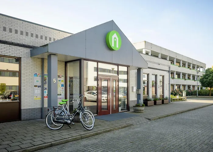 Campanile & Restaurant 3*