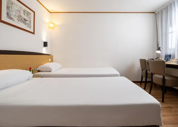 Campanile & Restaurant Hotel