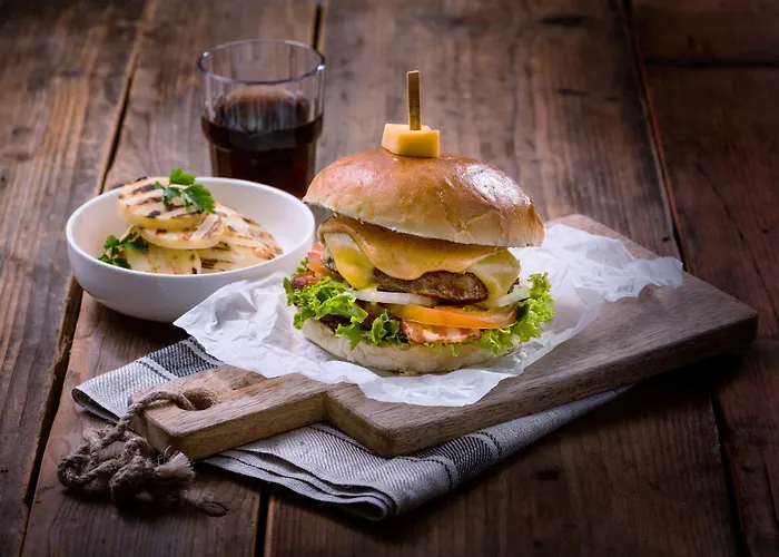 Campanile & Restaurant 3*