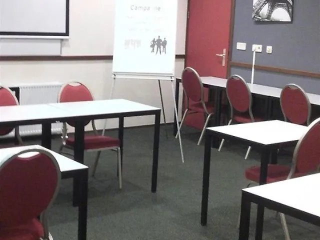 Campanile & Restaurant 3*