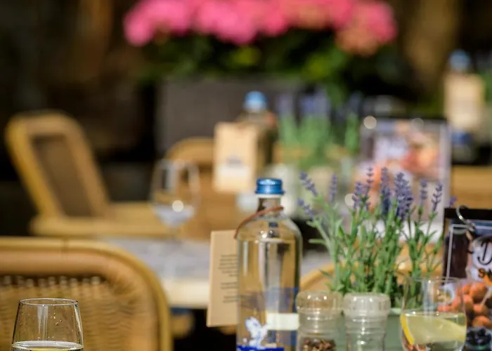 מלון Campanile & Restaurant