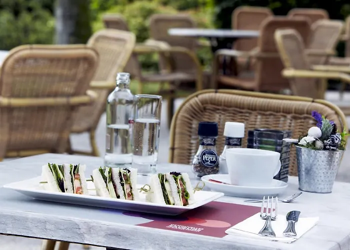 Campanile & Restaurant 3*