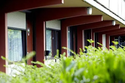 מלון Campanile & Restaurant 3*