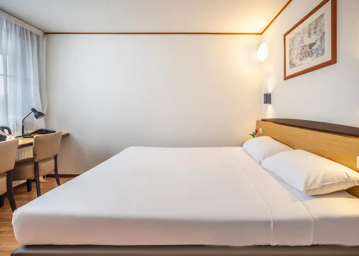 Hotel Campanile & Restaurant 3*