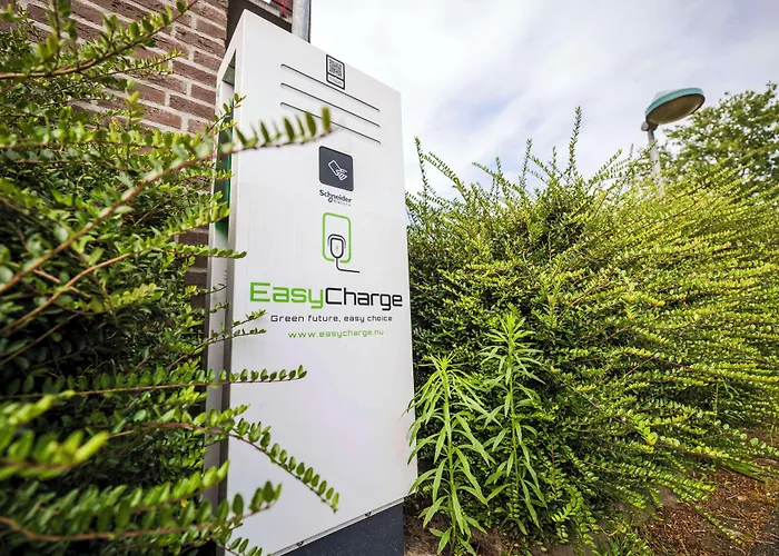 Campanile & Restaurant 3*