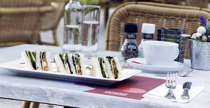 Hotel Campanile & Restaurant 3*